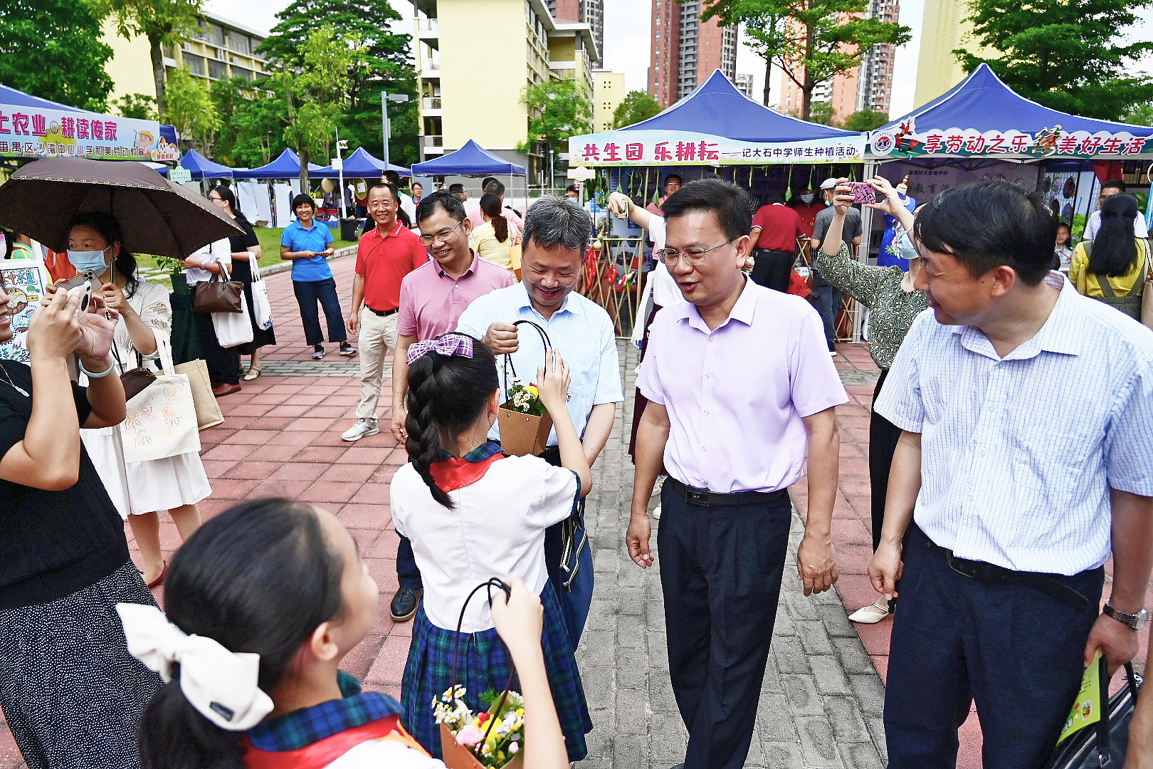 图2：学生劳动现场展示.jpg